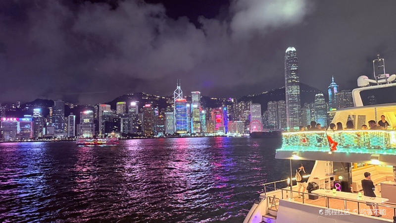 漫步香港小巷，探寻隐藏的文艺宝藏